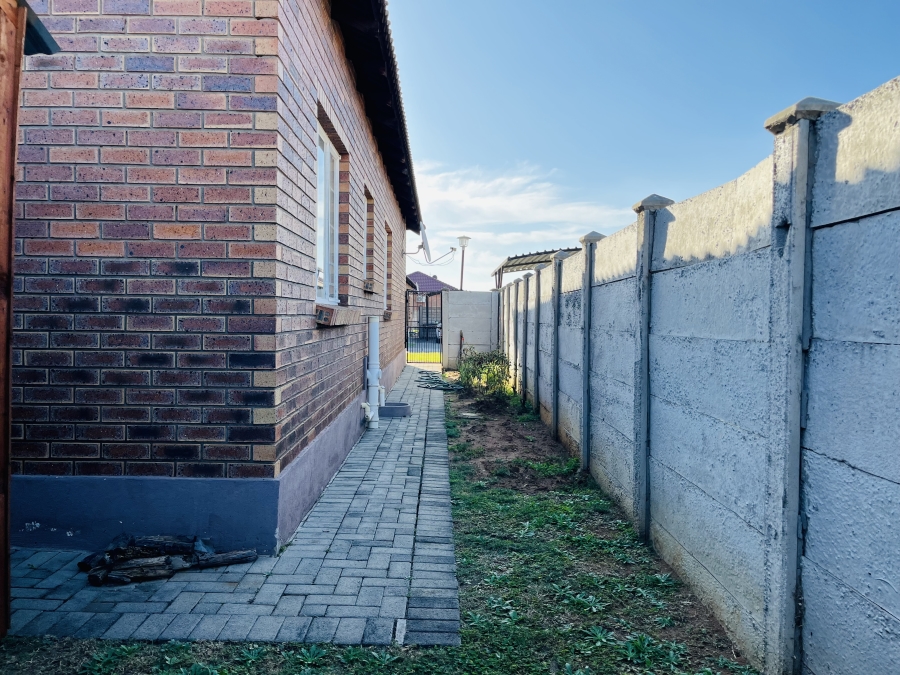 3 Bedroom Property for Sale in Waterval East North West